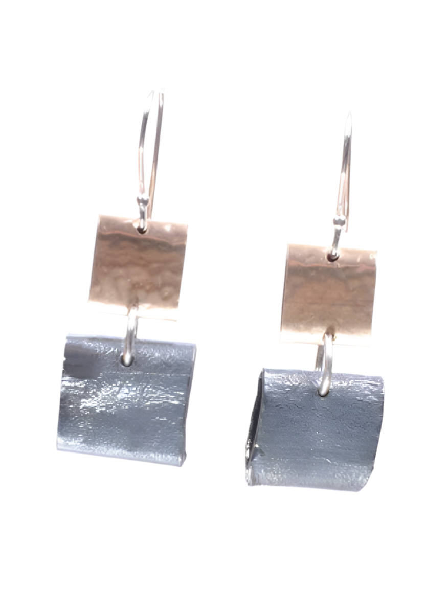 EARRINGS DOUBLE SQUARE DROPS