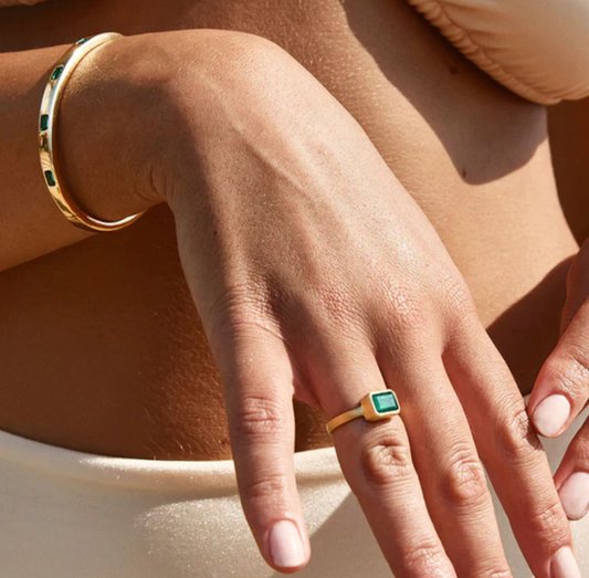 GREEN AGATE DECO RING - GOLD