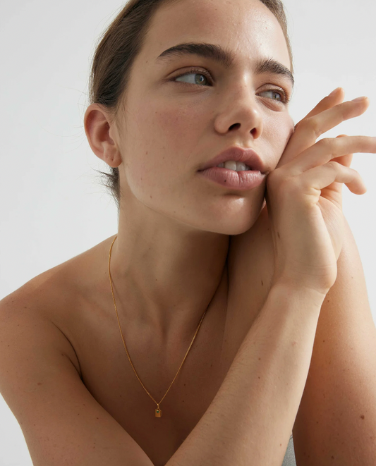 ENGRAVABLE BIRTHSTONE NECKLACE (EMERALD) - YELLOW GOLD PLATED