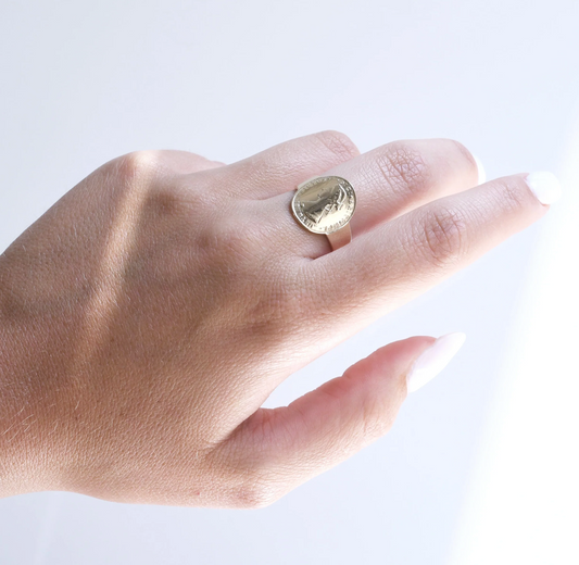 MINI CURVED COIN RING VON TRESKOW LUXE