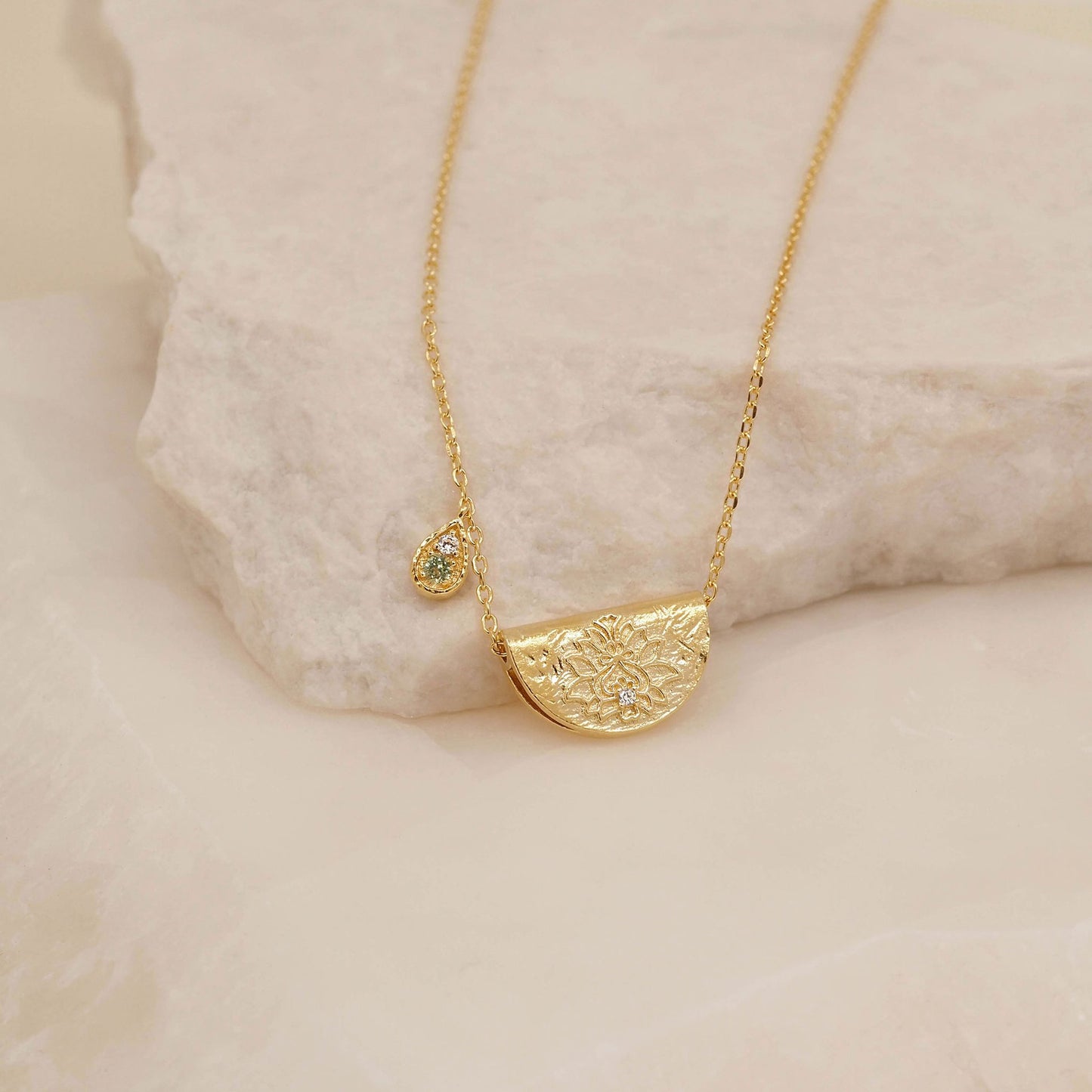 GOLD LOTUS BIRTHSTONE NECKLACE - AUGUST