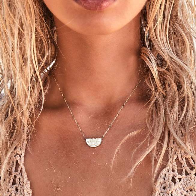 SILVER SHORT LOTUS NECKLACE