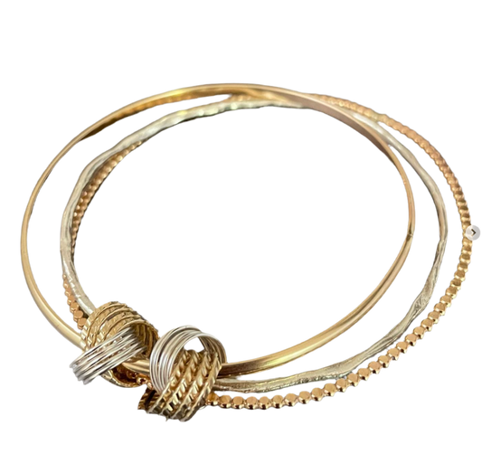 BANGLE TRIPLE LAYER BEADED WITH KNOTS