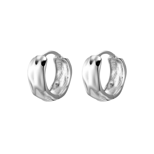 SILVER HAMMERED THICK HUGGIES