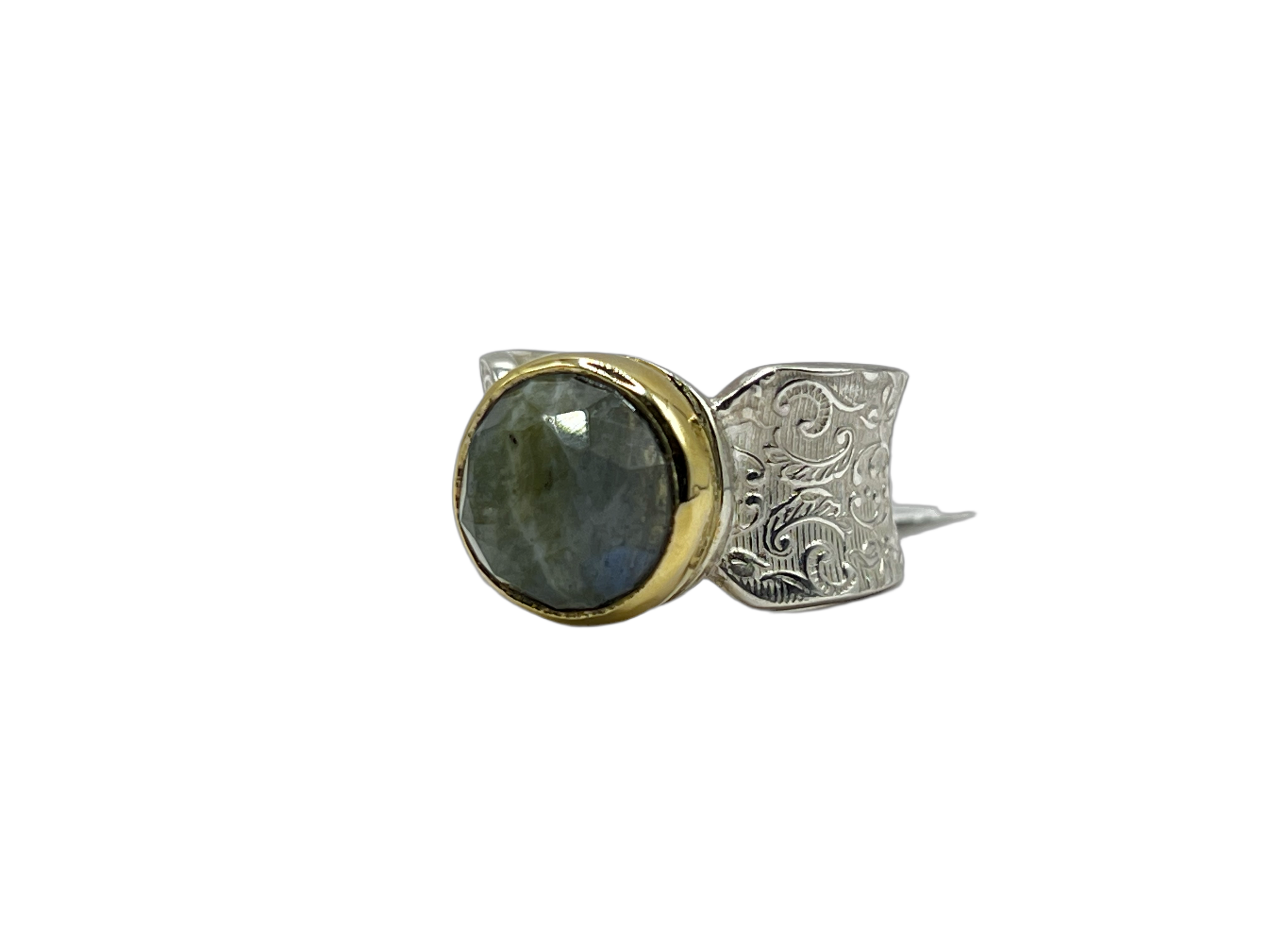 HANDMADE LABRADORITE RING WITH FLORAL DETAIL