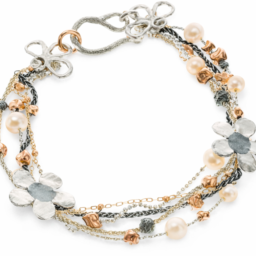 BRACELET WITH FLOWERS AND PEARLS
