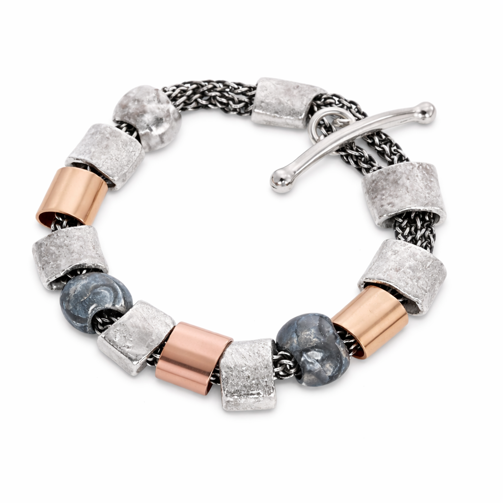 BRACELET WITH A HEAVY OXIDISED CHAIN