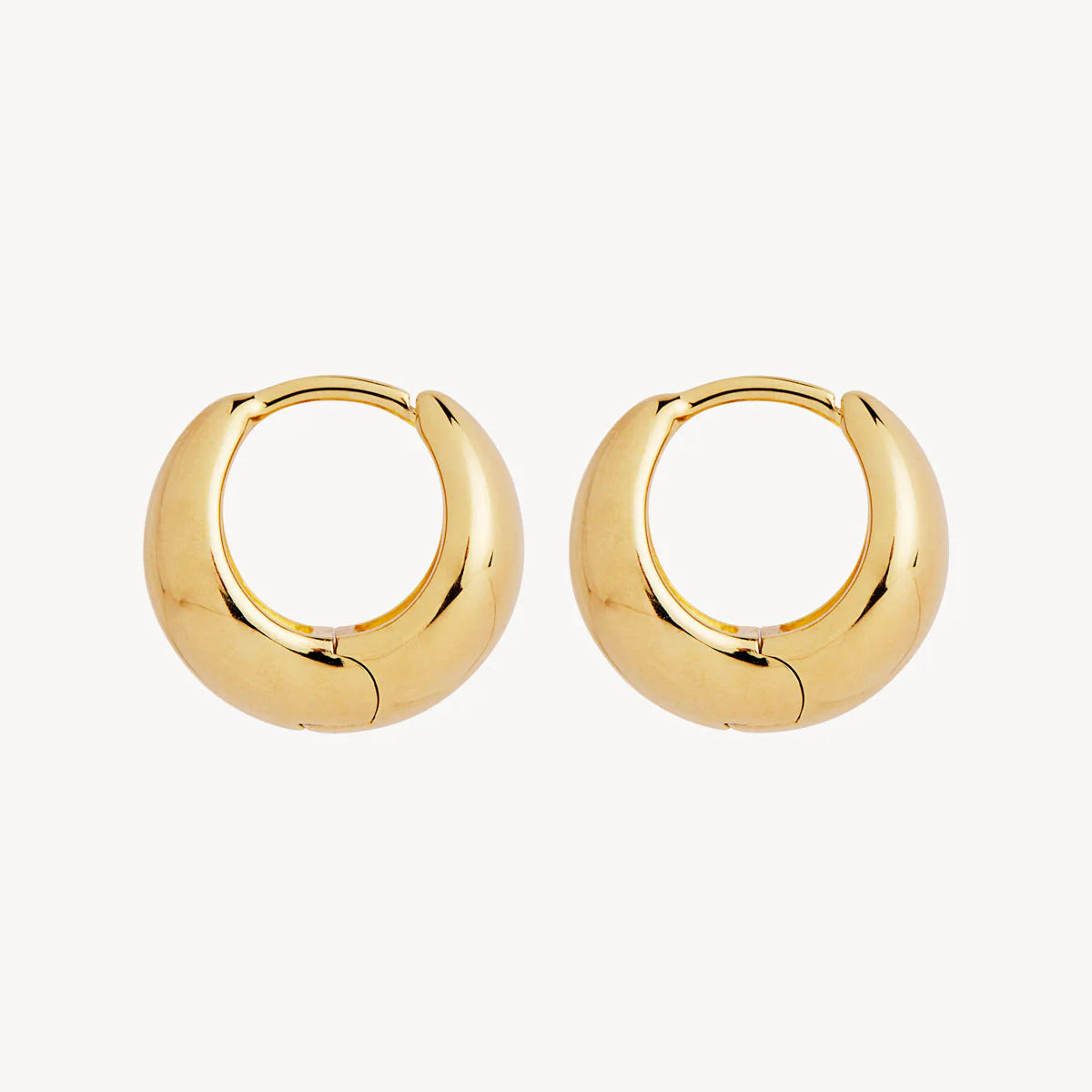 La Muse Huggie Earrings - Gold