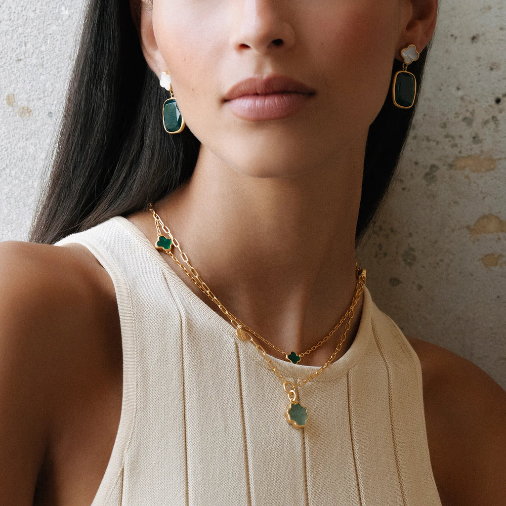 GREEN AGATE CLOVER NECKLACE