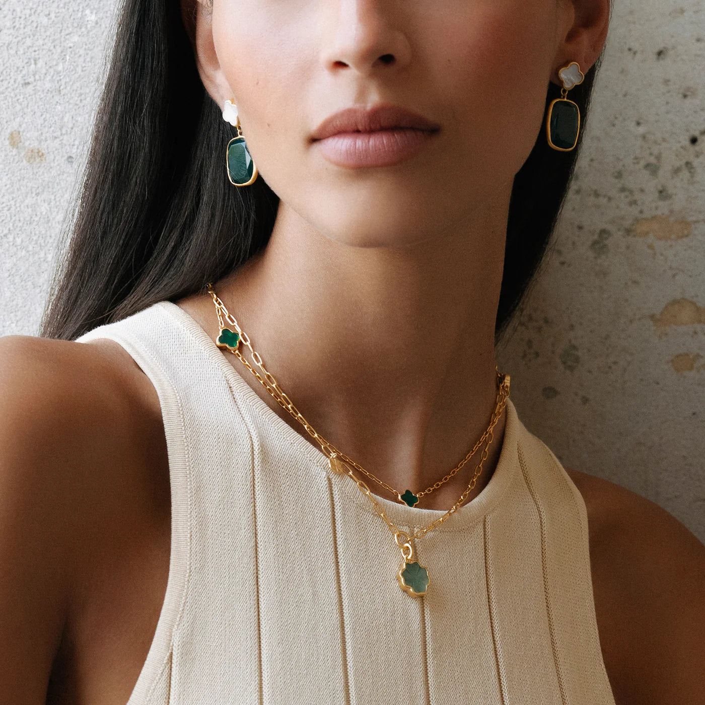 GREEN AGATE CLOVER NECKLACE