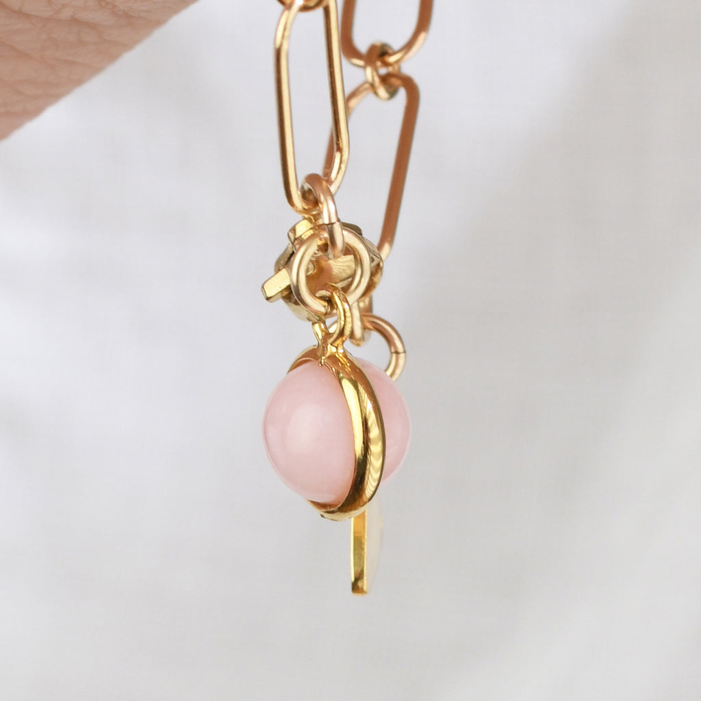 OPEN CLIP CHAIN BRACELET WITH PINK OPAL BEAD