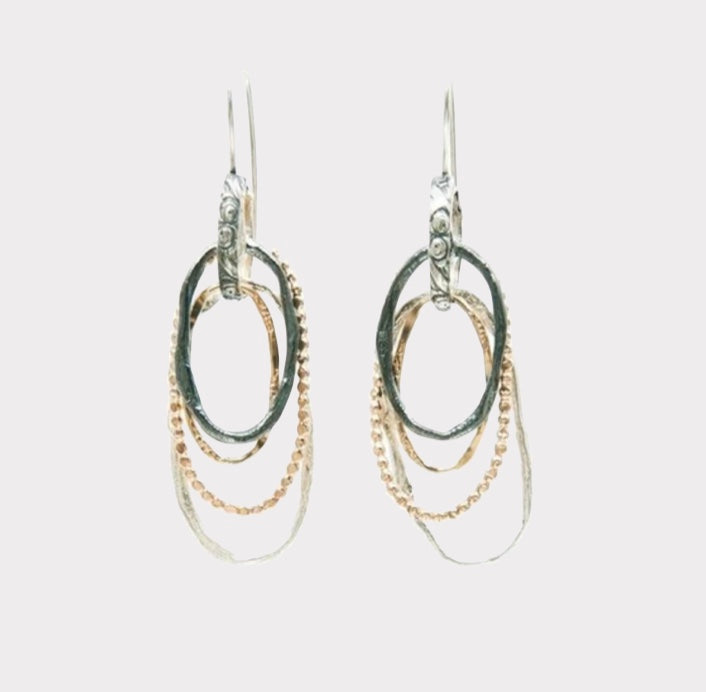 OVAL LAYERED EARRINGS