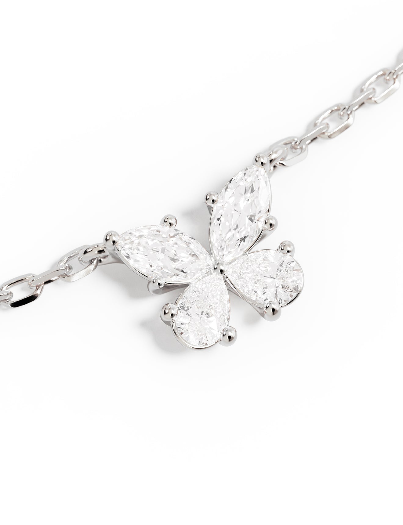 NECKLACE DANCING IN THE WIND SILVER