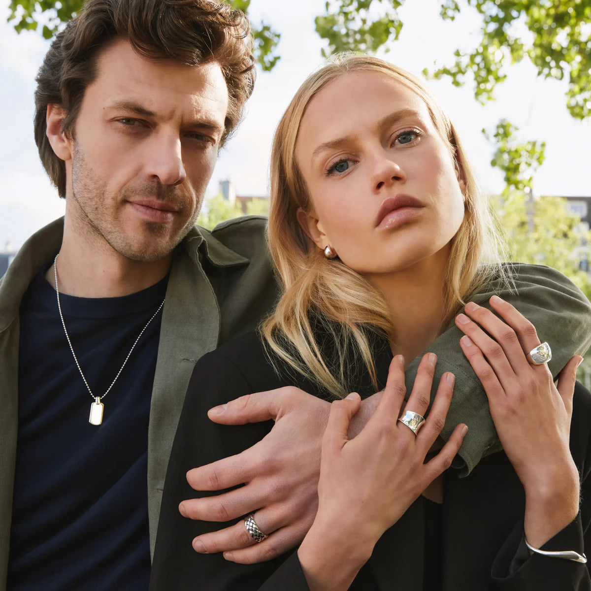 La Muse Huggie Earrings - Silver