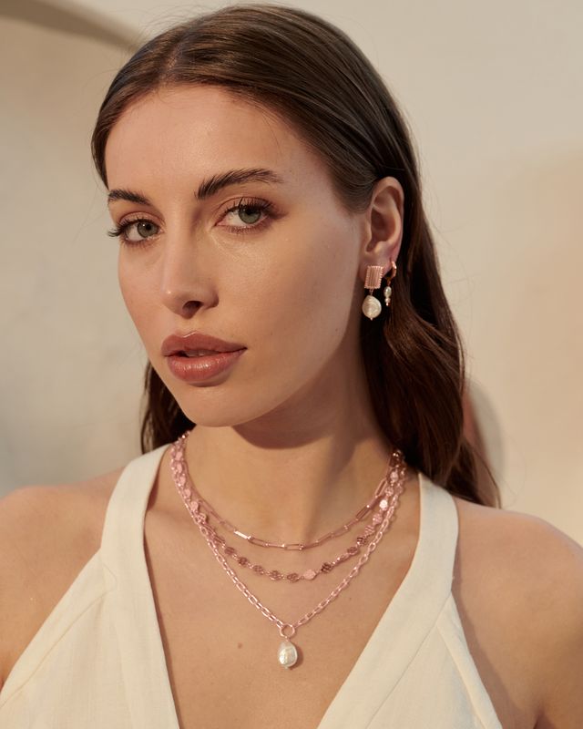 APHRODITE GODDESS PEARL DROP NECKLACE - ROSE GOLD