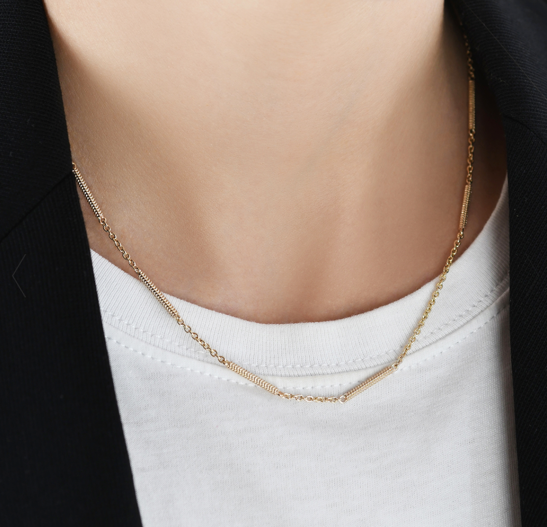 SEGMENTED HERRINGBONE NECKLACE VON TRESKOW LUX