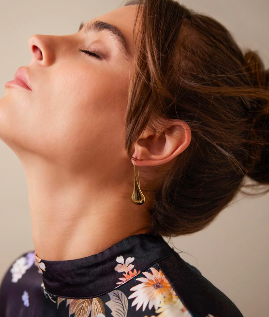 WEEPING WOMAN EARRINGS (YELLOW GOLD PLATED)