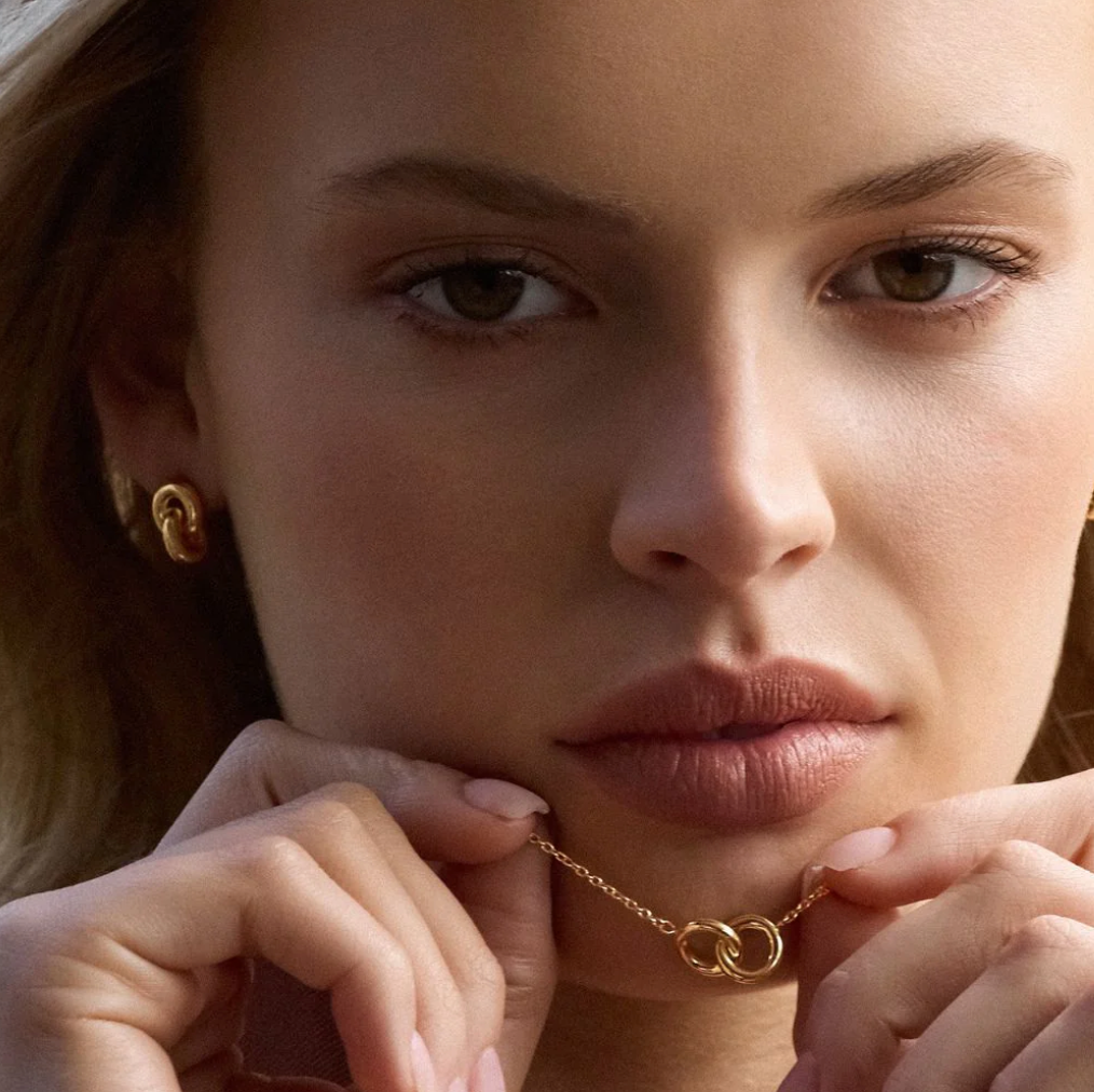 EMBRACE STUD EARRINGS (STERLING SILVER)