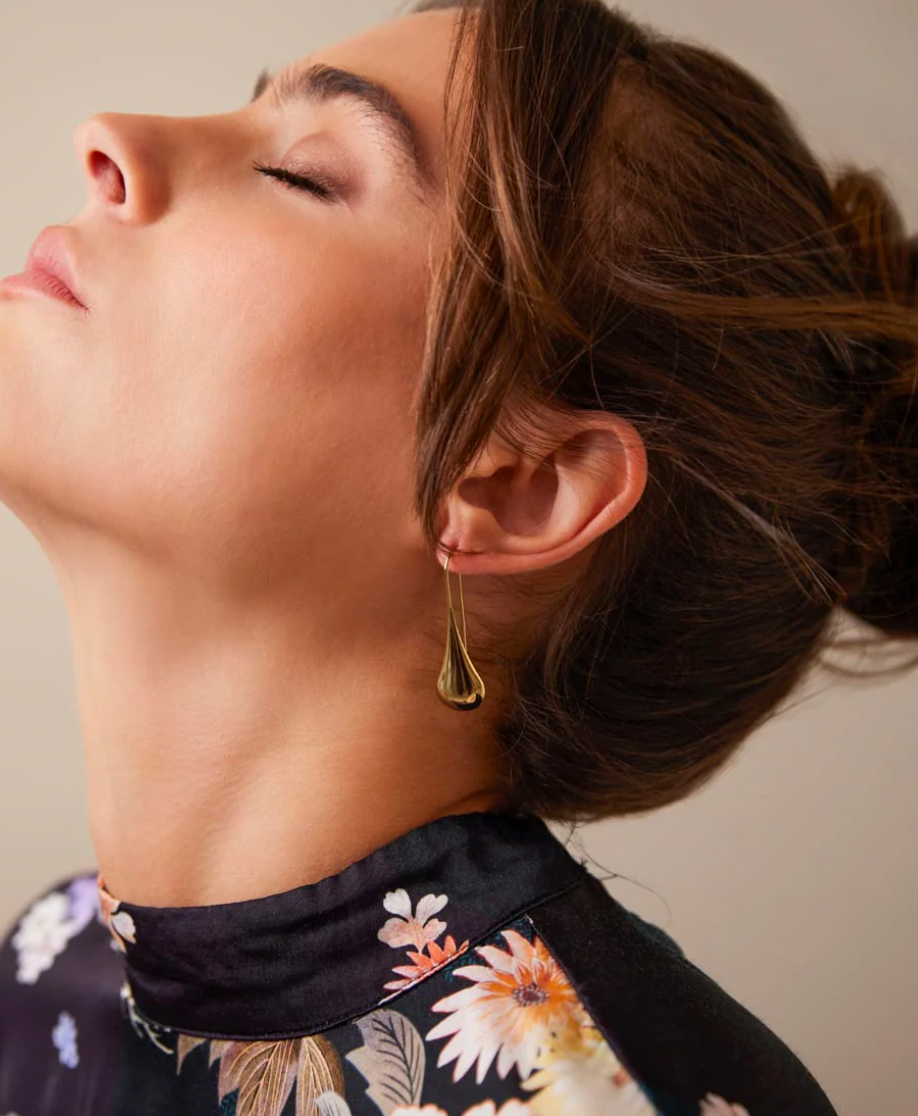 WEEPING WOMAN EARRING (ROSE GOLD PLATED)