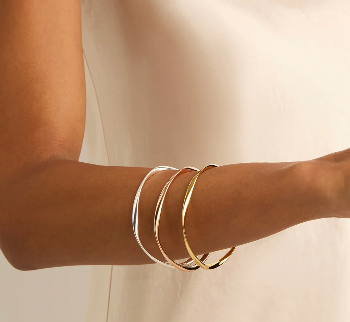 LARGE GARDEN OF EDEN BANGLE 65MM (ROSE GOLD PLATED)