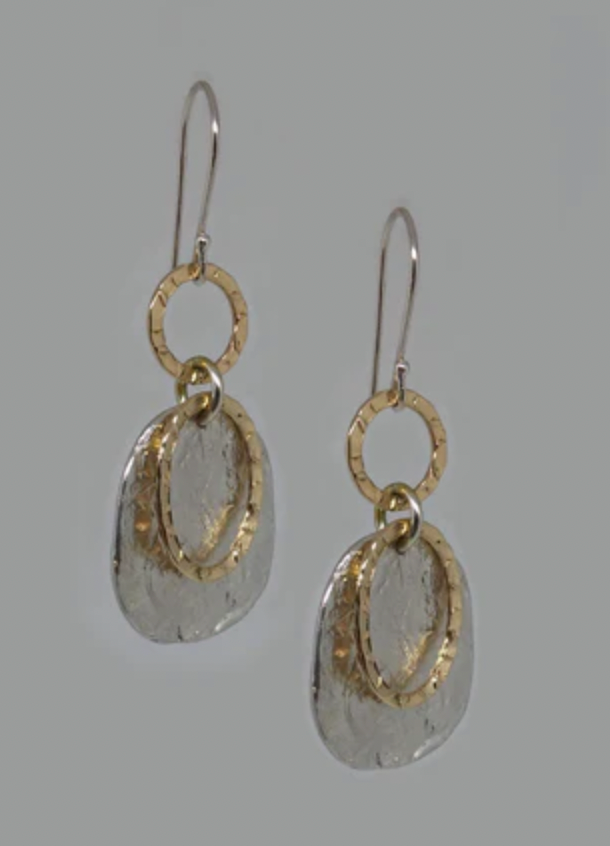 FLAT DISK EARRINGS WITH TWO GOLD RINGS