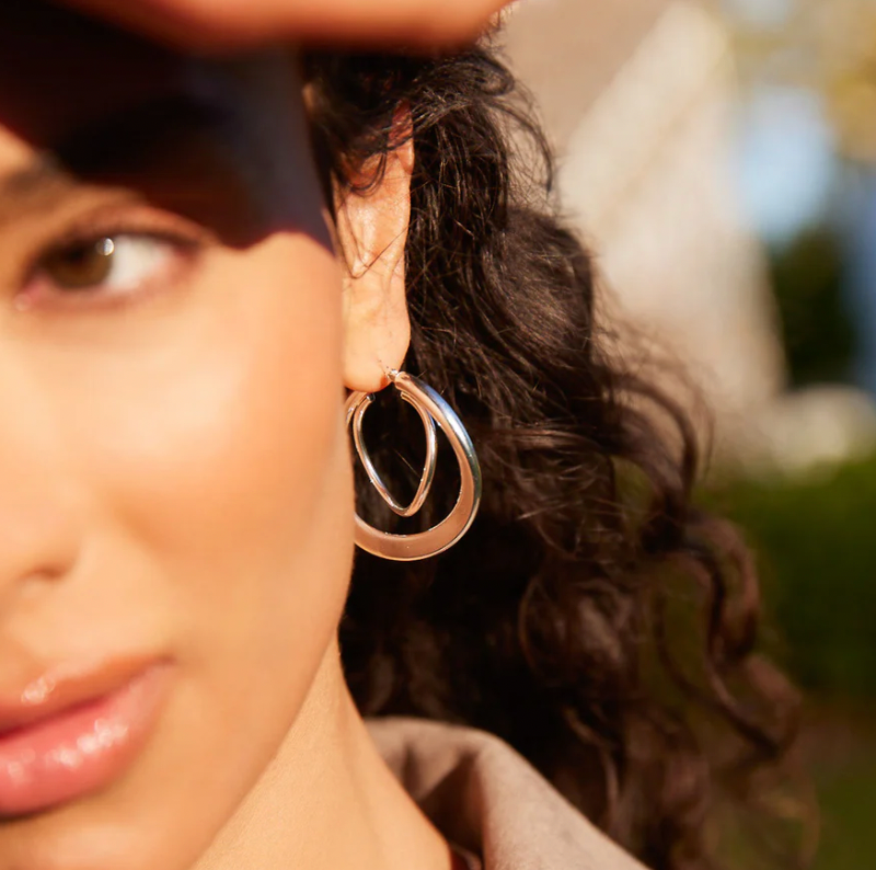 NAJO LARGE STRUDEL HOOP (STERLING SILVER)