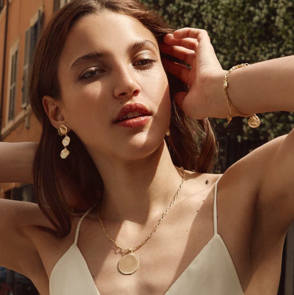 GOLD HORIZON NECKLACE