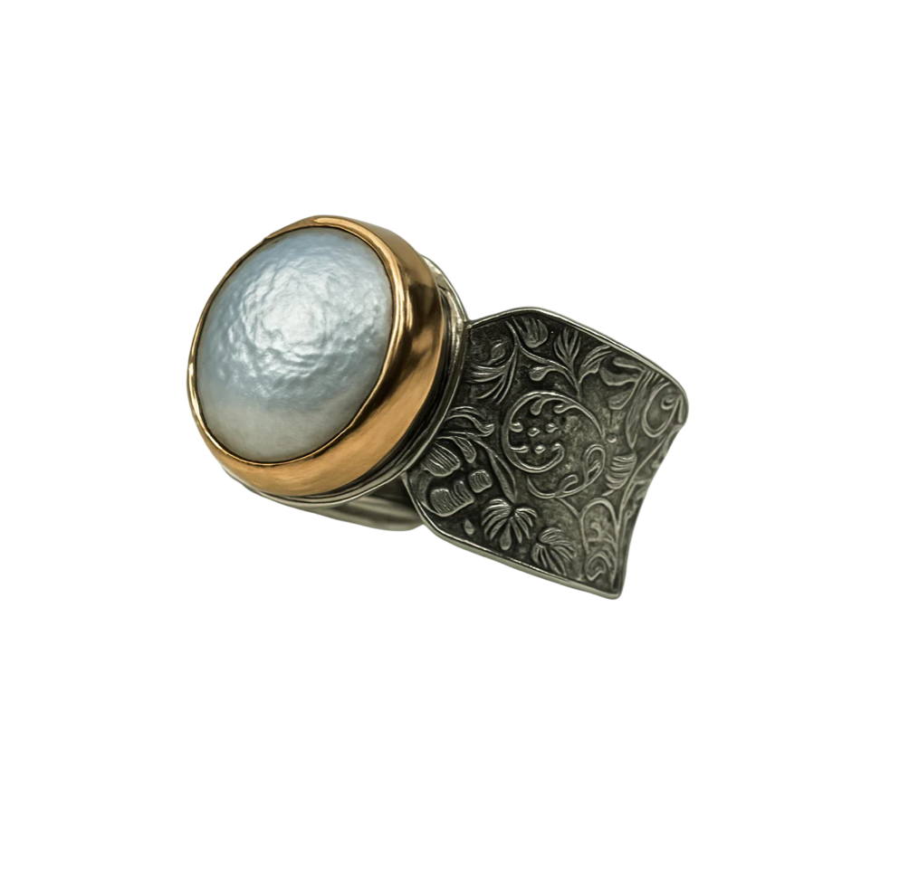 HANDMADE PEARL RING WITH FLORAL DETAIL