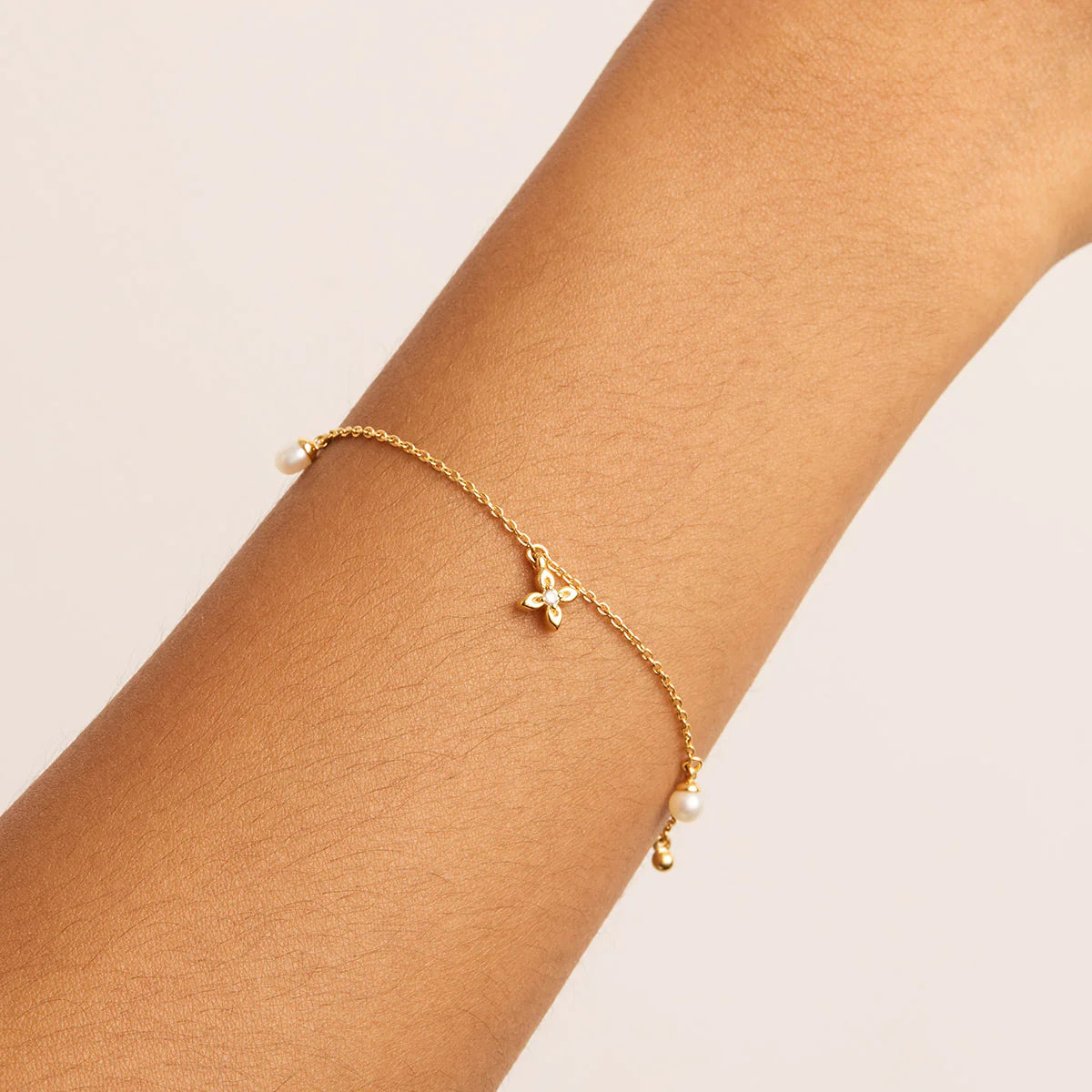 LIVE IN PEACE BRACELET GOLD