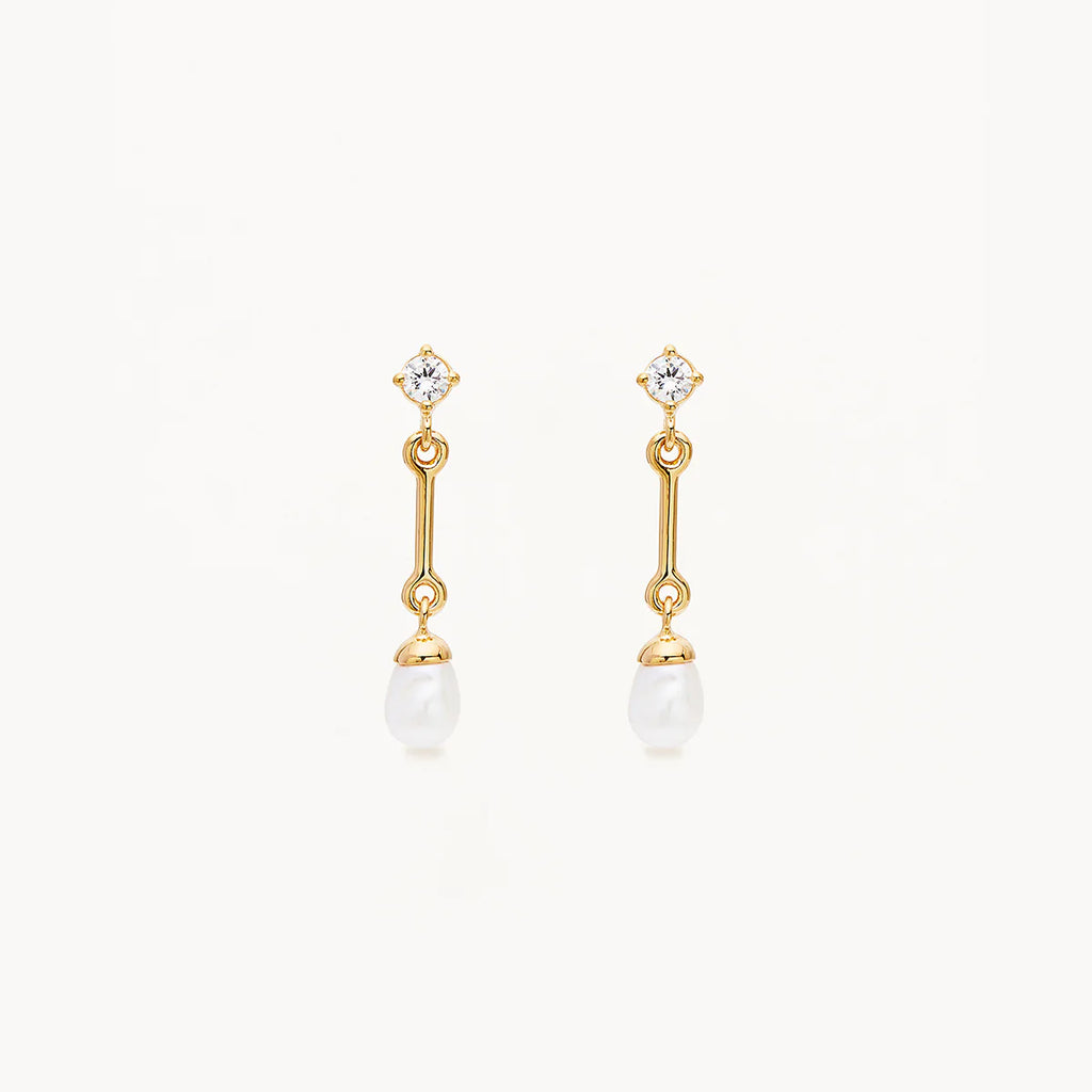 GOLD EMBRACE STILLNESS PEARL DROP EARRINGS