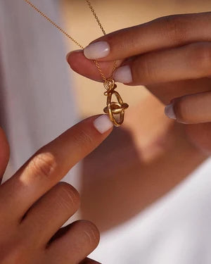 GALI NECKLACE
