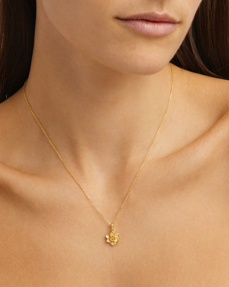 18K GOLD VERMEIL NARCISSUS DECEMBER FLOWER NECKLACE