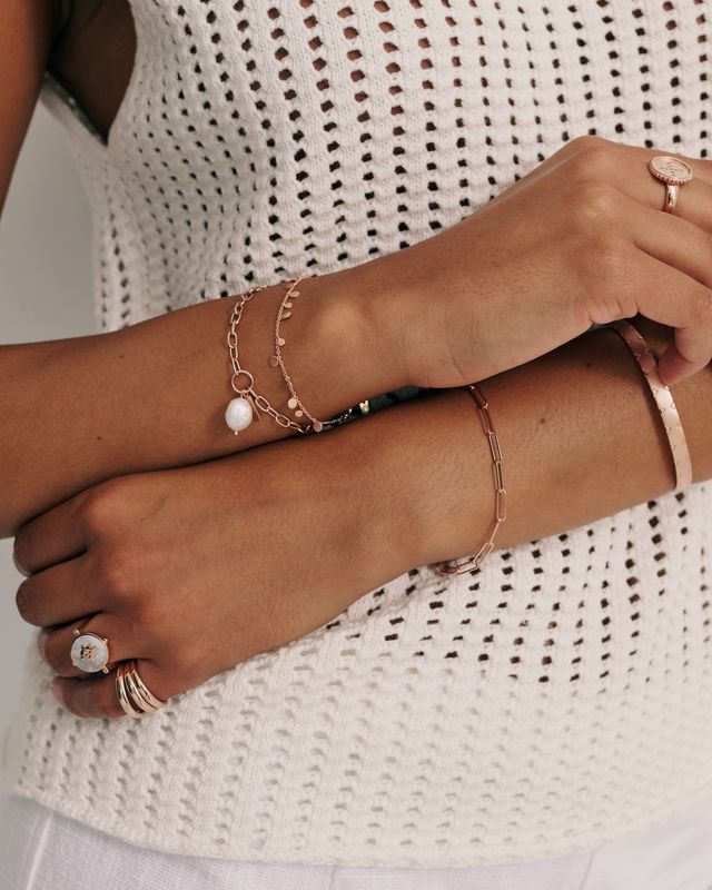 APHRODITE GODDESS PEARL DROP BRACELET - ROSE GOLD