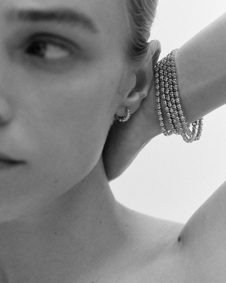 VALE TENNIS HUGGIES - STERLING SILVER