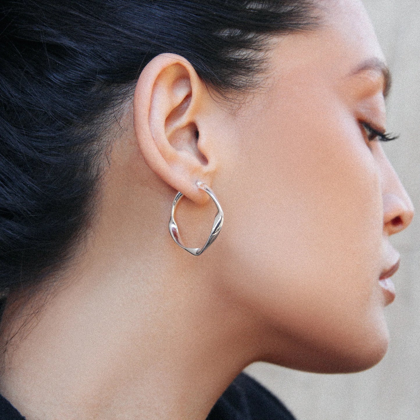 GARDEN OF EDEN HOOP EARRINGS (STERLING SILVER)