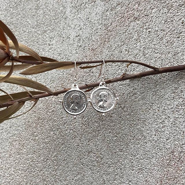 COMPASS FRAME COIN EARRINGS